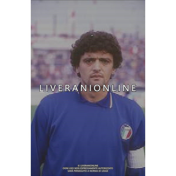 RETROSPETTIVA ALESSANDRO ALTOBELLI CALCIATORE NELLA FOTO ALESSANDRO ALTOBELLI CON LA MAGLIA DELLA NAZIONALE ITALIANA AG ALDO LIVERANI SAS  