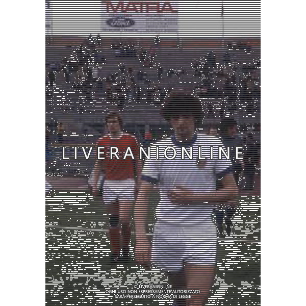 RETROSPETTIVA ALESSANDRO ALTOBELLI CALCIATORE NELLA FOTO ALESSANDRO ALTOBELLI CON LA MAGLIA DELLA NAZIONALE ITALIANA AG ALDO LIVERANI SAS  