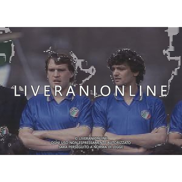 RETROSPETTIVA ALESSANDRO ALTOBELLI CALCIATORE NELLA FOTO ALESSANDRO ALTOBELLI CON LA MAGLIA DELLA NAZIONALE ITALIANA CON MARCO TARDELLI NELL\'ANNO 1986 AG ALDO LIVERANI SAS  