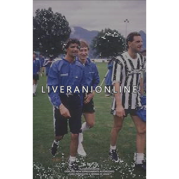 RETROSPETTIVA ALESSANDRO ALTOBELLI CALCIATORE NELLA FOTO ALESSANDRO ALTOBELLI CON LA MAGLIA DELLA JUVENTUS CON GIANCARLO MAROCCHI E SERGIO BRIO AG ALDO LIVERANI SAS 
