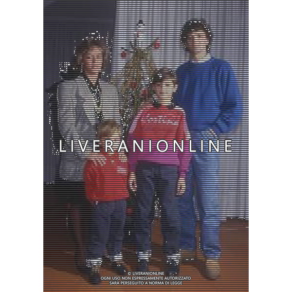 RETROSPETTIVA ALESSANDRO ALTOBELLI CALCIATORE NELLA FOTO ALESSANDRO ALTOBELLI CON LA FAMIGLIA NELL\'ANNO 1987 A MILANO AG ALDO LIVERANI SAS 