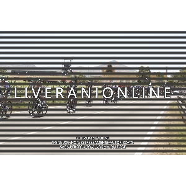 18-7-2021. Settimana Ciclistica Italiana sulle strade della Sardegna. Gara internazionale di ciclismo. Quinta tappa, Cagliari, Sardegna, Italia. Salvatore Moi/Aldo Liverani s.a.s. Nella foto: ciclisti in uscita da Carbonia sulla strada statle SP2 Pedemontana.