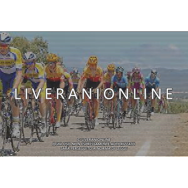 18-7-2021. Settimana Ciclistica Italiana sulle strade della Sardegna. Gara internazionale di ciclismo. Quinta tappa, Cagliari, Sardegna, Italia. Salvatore Moi/Aldo Liverani s.a.s. Nella foto: ciclisti in uscita da Carbonia sulla strada statle SP2 Pedemontana.
