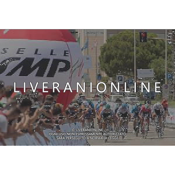 18-7-2021. Settimana Ciclistica Italiana sulle strade della Sardegna. Gara internazionale di ciclismo. Quinta tappa, Cagliari, Sardegna, Italia. Salvatore Moi/Aldo Liverani s.a.s. Nella foto: ciclisti in uscita da Carbonia sulla strada statle SP2 Pedemontana.