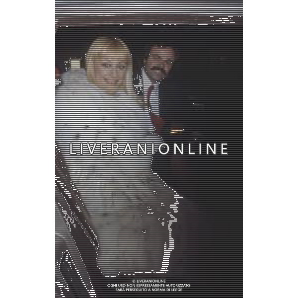 RAFFAELLA CARRA\' DURANTE IL SUO VIAGGIO IN AMERICA PER CONDURRE \'BUONASERA RAFFAELLA\' DA NEW YORK NEL 1986 - RETROSPETTIVA NELLA FOTO CON IL COMPAGNO SERGIO JAPINO ©ARCHIVIO GIOVANNI LIVERANI/AGENZIA ALDO LIVERANI SAS