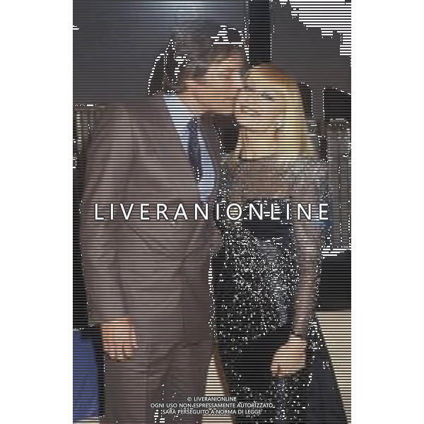 RAFFAELLA CARRA\' DURANTE IL SUO VIAGGIO IN AMERICA PER CONDURRE \'BUONASERA RAFFAELLA\' DA NEW YORK NEL 1986 - RETROSPETTIVA NELLA FOTO CON RICHARD CHAMBERLAIN ©ARCHIVIO GIOVANNI LIVERANI/AGENZIA ALDO LIVERANI SAS