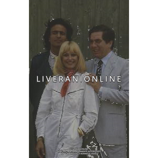 RETROSPETTIVA RAFFAELLA CARRA\' ATTRICE-CANTANTE E SHOW GIRL NELLA FOTO RAFFAELLA CARRA\' NELL\'ANNO 1983 ALLA TRASMISSIONE TELEVISIVA “FANTASTICO 3“ CON CORRADO MANTONI E GIGI SABANI AG ALDO LIVERANI SAS