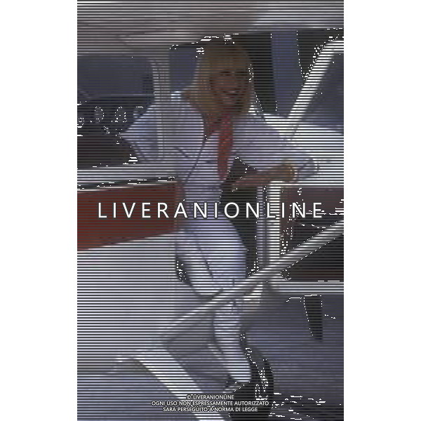 RETROSPETTIVA RAFFAELLA CARRA\' ATTRICE-CANTANTE E SHOW GIRL NELLA FOTO RAFFAELLA CARRA\' NELL\'ANNO 1983 ALLA TRASMISSIONE TELEVISIVA “FANTASTICO 3“ AG ALDO LIVERANI SAS