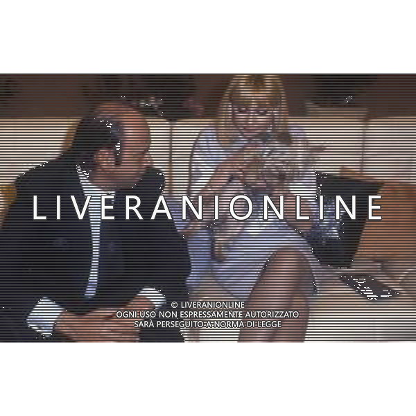 RETROSPETTIVA RAFFAELLA CARRA\' ATTRICE-CANTANTE E SHOW GIRL NELLA FOTO RAFFAELLA CARRA\' NELL\'ANNO 1985 CON RENATO ALTISSIMO AG ALDO LIVERANI SAS 