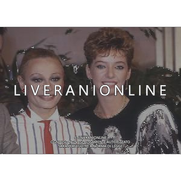 RETROSPETTIVA RAFFAELLA CARRA\' ATTRICE-CANTANTE E SHOW GIRL NELLA FOTO RAFFAELLA CARRA\' NELL\'ANNO 1985 CON ENRICA BONACCORTI AG ALDO LIVERANI SAS 