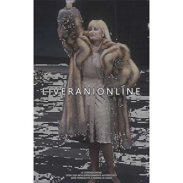 RETROSPETTIVA RAFFAELLA CARRA\' ATTRICE-CANTANTE E SHOW GIRL NELLA FOTO RAFFAELLA CARRA\' NELL\'ANNO 1986 AG ALDO LIVERANI SAS 