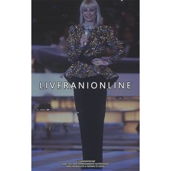 RETROSPETTIVA RAFFAELLA CARRA\' ATTRICE-CANTANTE E SHOW GIRL NELLA FOTO RAFFAELLA CARRA\' NELL\'ANNO 1988 ALLA TRASMISSIONE TELEVISIVA “RAFFAELLA CARRA\' SHOW“ AG ALDO LIVERANI SAS 