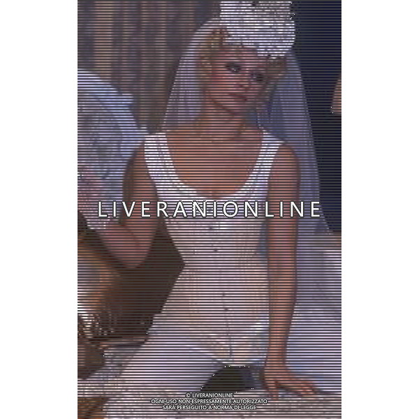 RAFFAELLA CARRA\' CANTANTE E SHOWGIRL - RETROSPETTIVA ANNI \'70 NELLA FOTO IN ABITO DA SPOSA ©ARCHIVIO GIOVANNI LIVERANI/AG. ALDO LIVERANI SAS