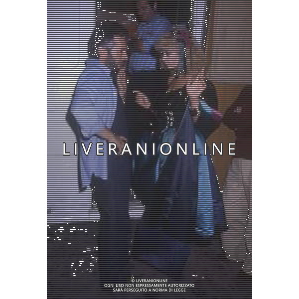 regista gino landi film barbaraRAFFAELLA CARRA\' CANTANTE E SHOWGIRL - RETROSPETTIVA ANNI \'70 NELLA FOTO CON IL REGISTA GINO LANDI NEL 1979 - 1980 ©ARCHIVIO GIOVANNI LIVERANI/AG. ALDO LIVERANI SAS