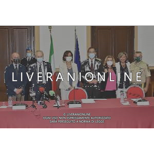 © TVRG Firma protocollo cura aree verdi Milano 26-07-2021 Sottoscrizione presso la Prefettura di Milano del protocollo d\'intesa per la promozione di attivita\' di cura e manutenzione di aree verdi, parchi e giardini con il coinvolgimento diretto di persone detenute in carcere. Presenti Marta Cartabia ministro della giustizia, Bernardo Petralia capo dipartimento dell\'amministrazione penitanziaria, Giuseppe Sala sindaco di Milano e Renato Saccone prefetto di Milano foto Roberto Garavaglia/ag. Aldo Liverani sas