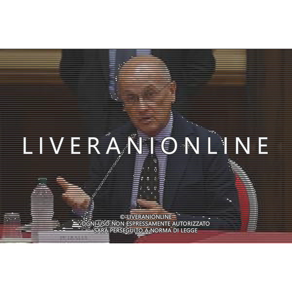 © TVRG Firma protocollo cura aree verdi nella foto Bernardo Petralia capo dipartimento dell\'amministrazione penitenziaria Milano 26-07-2021 Sottoscrizione presso la Prefettura di Milano del protocollo d\'intesa per la promozione di attivita\' di cura e manutenzione di aree verdi, parchi e giardini con il coinvolgimento diretto di persone detenute in carcere. Presenti Marta Cartabia ministro della giustizia, Bernardo Petralia capo dipartimento dell\'amministrazione penitanziaria, Giuseppe Sala sindaco di Milano e Renato Saccone prefetto di Milano foto Roberto Garavaglia/ag. Aldo Liverani sas