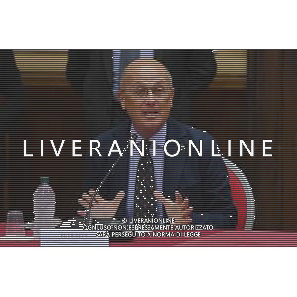 © TVRG Firma protocollo cura aree verdi nella foto Bernardo Petralia capo dipartimento dell\'amministrazione penitenziaria Milano 26-07-2021 Sottoscrizione presso la Prefettura di Milano del protocollo d\'intesa per la promozione di attivita\' di cura e manutenzione di aree verdi, parchi e giardini con il coinvolgimento diretto di persone detenute in carcere. Presenti Marta Cartabia ministro della giustizia, Bernardo Petralia capo dipartimento dell\'amministrazione penitanziaria, Giuseppe Sala sindaco di Milano e Renato Saccone prefetto di Milano foto Roberto Garavaglia/ag. Aldo Liverani sas