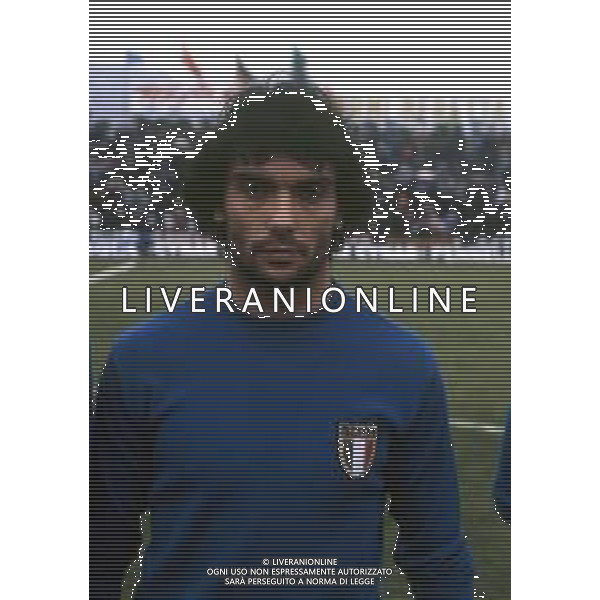 RETROSPETTIVA LUIGI SACCHETTI CALCIATORE NELLA FOTO LUIGI SACCHETTI CON LA MAGLIA DELLA NAZIONALE ITALIANA CALCIO AG ALDO LIVERANI SAS