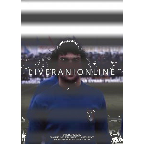 RETROSPETTIVA LUIGI SACCHETTI CALCIATORE NELLA FOTO LUIGI SACCHETTI CON LA MAGLIA DELLA NAZIONALE ITALIANA CALCIO AG ALDO LIVERANI SAS