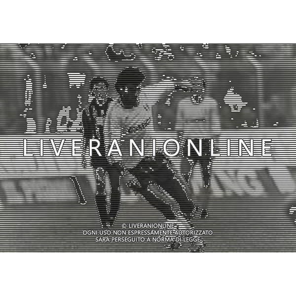 RETROSPETTIVA LUIGI SACCHETTI CALCIATORE NELLA FOTO LUIGI SACCHETTI CON LA MAGLIA DELLA VERONA CALCIO AG ALDO LIVERANI SAS