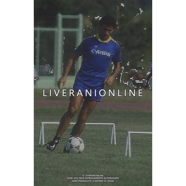 RETROSPETTIVA LUIGI SACCHETTI CALCIATORE NELLA FOTO LUIGI SACCHETTI CON LA MAGLIA DELLA VERONA CALCIO AG ALDO LIVERANI SAS 