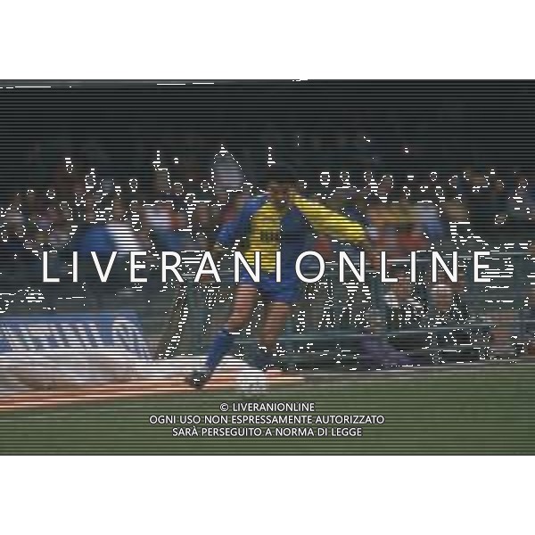 RETROSPETTIVA LUIGI SACCHETTI CALCIATORE NELLA FOTO LUIGI SACCHETTI CON LA MAGLIA DELLA VERONA CALCIO AG ALDO LIVERANI SAS 