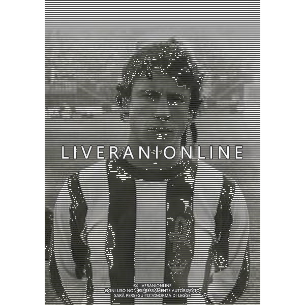 RETROSPETTIVA DARIO SANGUIN CALCIATORE NELLA FOTO DARIO SANGUIN CON LA MAGLIA DEL VICENZA CALCIO AG ALDO LIVERANI SAS