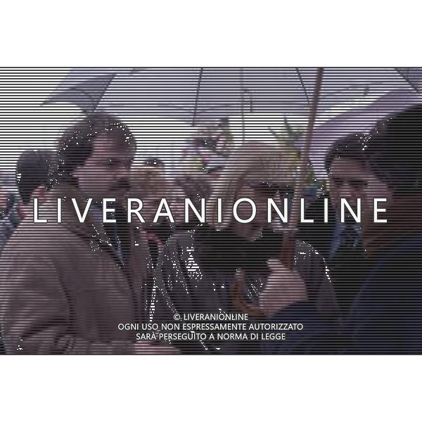 RAFFAELLA CARRA\' CANTANTE E SHOWGIRL - RETROSPETTIVA ANNI \'80 NELLA FOTO CON SERGIO JAPINO AL FUNERALE DELLA MADRE IRIS DELLUTRI NEL 1987 ©ARCHIVIO GIOVANNI LIVERANI /AG. ALDO LIVERANI SAS