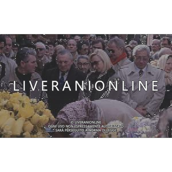 RAFFAELLA CARRA\' CANTANTE E SHOWGIRL - RETROSPETTIVA ANNI \'80 NELLA FOTO AL FUNERALE DELLA MADRE IRIS DELLUTRI NEL 1987 ©ARCHIVIO GIOVANNI LIVERANI /AG. ALDO LIVERANI SAS
