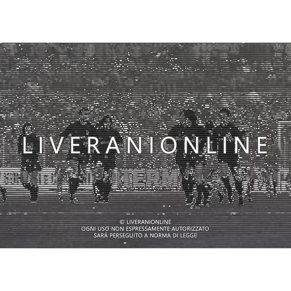 17-01-1982 COMO CAMPIONATO DI CALCIO SERIE A COMO TORINO 0-1 NELLA FOTO ESULTANZA GIOCATORI TORINO AG ALDO LIVERANI SAS