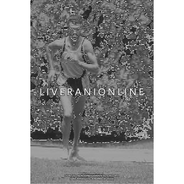 GELINDO BORDIN MARATONETA E CAMPIONE OLIMPICO - RETROSPETTIVA NELLA FOTO NEL 1992 - 1993 ©ARCHIVIO GIOVANNI LIVERANI/AGENZIA ALDO LIVERANI SASGELINDO BORDIN MARATONETA E CAMPIONE OLIMPICO - RETROSPETTIVA NELLA FOTO NEL 1992 - 1993 DURANTE UNA SEDUTA DI FISIOTERAPIA ©ARCHIVIO GIOVANNI LIVERANI/AGENZIA ALDO LIVERANI SAS