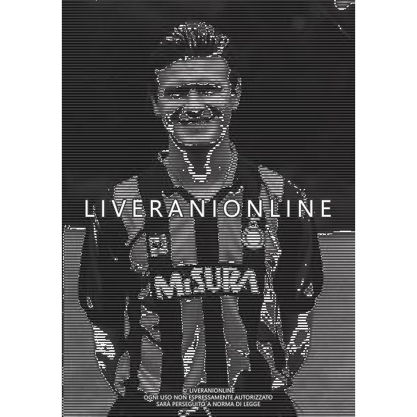 RETROSPETTIVA ALDO SERENA CALCIATORE NELLA FOTO ALDO SERENA CON LA MAGLIA DELL\'INTER NELL\'ANNO 1990-1991 AG ALDO LIVERANI SAS  