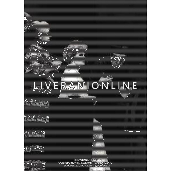 RETROSPETTIVA ERIKA BLANC ATTRICE NELLA FOTO ERIKA BLANC NELLA COMMEDIA TEATRALE“ PIACERE DELL\'ONESTA“ NELLA \'ANNO 1979 AG ALDO LIVERANI SAS 