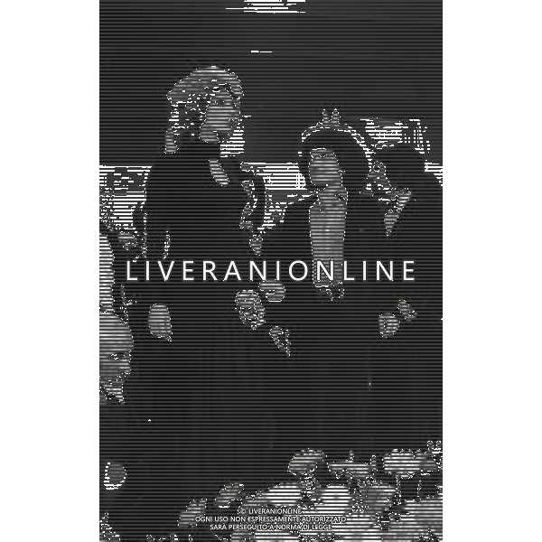RETROSPETTIVA IVA ZANICCHI CANTANTE NELLA FOTO IVA ZANICCHI AL FESTIVAL DI SANREMO 1974 CON CRISTIANO MALGIOGLIO AG ALDO LIVERANI SAS