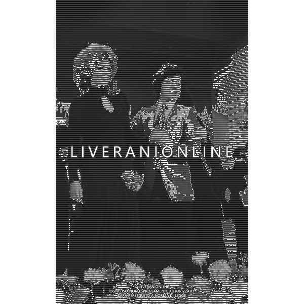 RETROSPETTIVA IVA ZANICCHI CANTANTE NELLA FOTO IVA ZANICCHI AL FESTIVAL DI SANREMO 1974 AG ALDO LIVERANI SAS