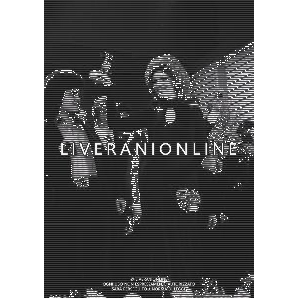 RETROSPETTIVA IVA ZANICCHI CANTANTE NELLA FOTO IVA ZANICCHI AL FESTIVAL DI SANREMO 1974 CON CRISTIANO MALGIOGLIO AG ALDO LIVERANI SAS