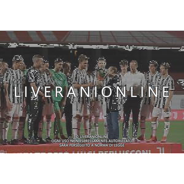 Monza 31.07.2021 U-Power Stadium Monza vs Juventus 25imo Trofeo Luigi Berlusconi ©Viganti/Agenzia Aldo Liverani Nella foto: paolo berlusconi consegna il trofeo a daniele rugani ©Viganti Manuela/AGENZIA ALDO LIVERANI SAS