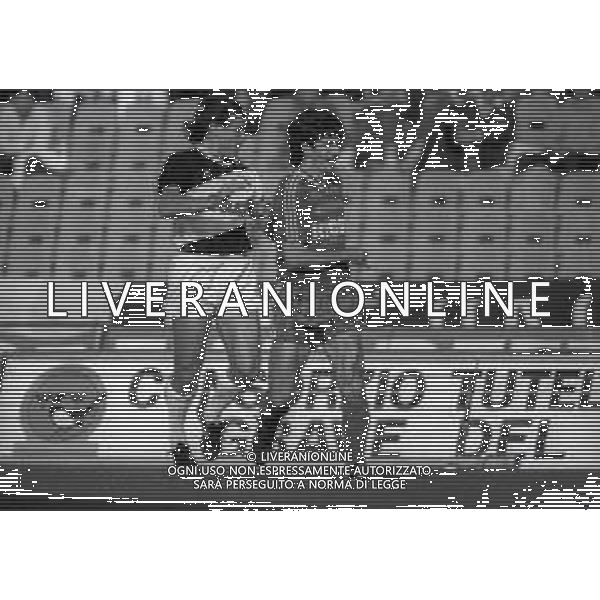 12-10-1986 UDINE CAMPIONATO DI CALCIO SERIE A UDINESE-VERONA 2-2 NELLA FOTO PAOLO ROSSI-DINO GALPAROLI AG ALDO LIVERANI SAS