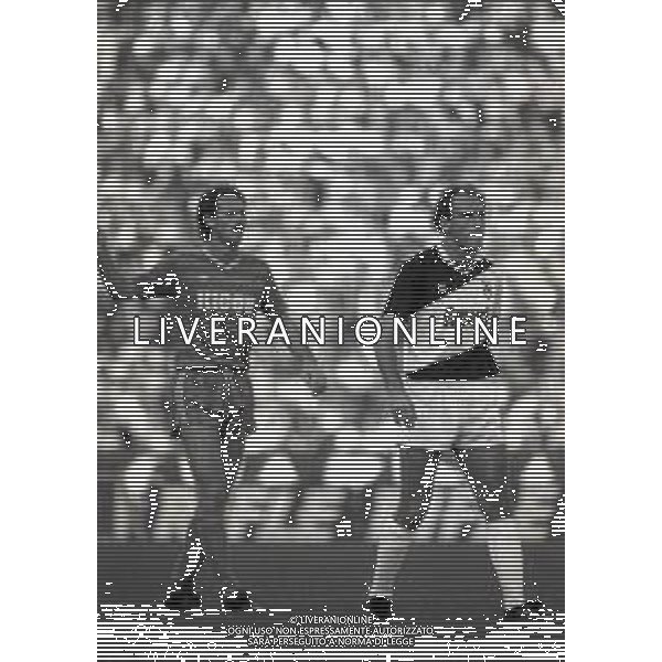 12-10-1986 UDINE CAMPIONATO DI CALCIO SERIE A UDINESE-VERONA 2-2 NELLA FOTO SILVANO FONTOLAN E FRANCESCO GRAZIANI AG ALDO LIVERANI SAS