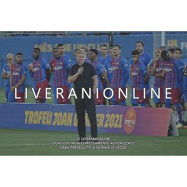 Ronald Koman allenatore del Barcellona ha salutato Lionel Messi durante la presentazione della squadra Barcellona vs Juventus - Trofeo Gamper amichevole precampionato Barcellona (SPA) 08-08-2021 Stadio Johan Cruijff foto Roberto Garavaglia/ag. Aldo Liverani sas