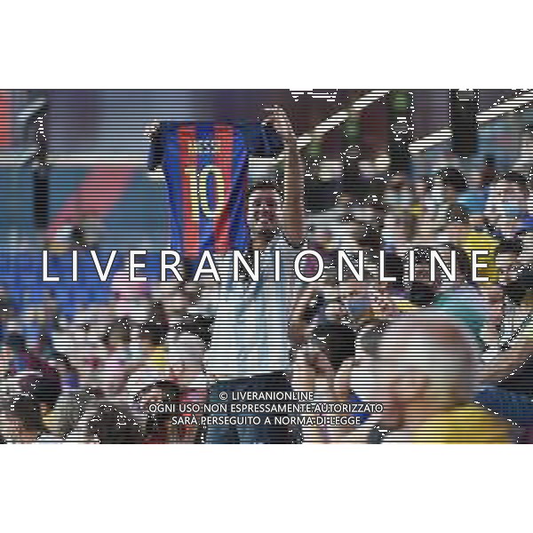 un tifoso con la maglia di Leo Messi Barcellona vs Juventus - Trofeo Gamper amichevole precampionato Barcellona (SPA) 08-08-2021 Stadio Johan Cruijff foto Roberto Garavaglia/ag. Aldo Liverani sas