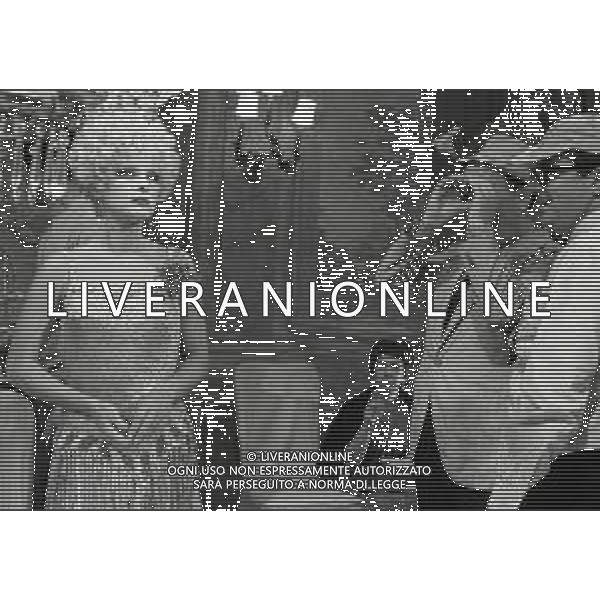 RETROSPETTIVA VIRNA LISI ATTRICE NELLA FOTO VIRNA LISI NELL\'ANNO 1967 A ROMA SUL SET DEL FILM"ARABELLA"CON IL REGISTA MAURO BOLOGNINI AG ALDO LIVERANI SAS 