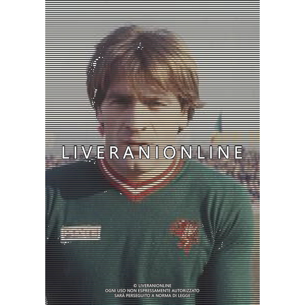 RETROSPETTIVA NELLO MALIZIA CALCIATORE E PREPARATORE PORTIERI NELLA FOTO NELLO MALIZIA CON LA MAGLIA DEL PERUGIA CALCIO AG ALDO LIVERANI SAS