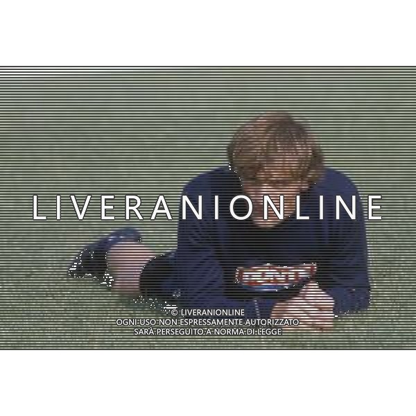 RETROSPETTIVA NELLO MALIZIA CALCIATORE E PREPARATORE PORTIERI NELLA FOTO NELLO MALIZIA CON LA MAGLIA DEL PERUGIA CALCIO AG ALDO LIVERANI SAS