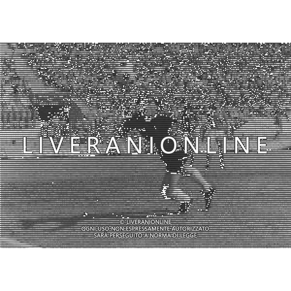 RETROSPETTIVA NELLO MALIZIA CALCIATORE E PREPARATORE PORTIERI NELLA FOTO NELLO MALIZIA CON LA MAGLIA DEL PERUGIA CALCIO AG ALDO LIVERANI SAS