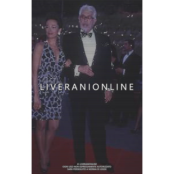 RETROSPETTIVA JAMES COBURN ATTORE NELLA FOTO JAMES COBURN CON LA MOGLIE PAULA O\'HARA NELL\'ANNO 1991 AG ALDO LIVERANI SAS 