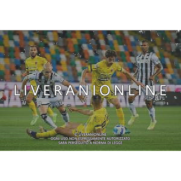 GriffoniE/LMedia - Trentaduesimi - Udinese vs Ascoli - Coppa Italia 2021/2022 13 agosto 2021 - Dacia Arena, Udine, Italia Nella foto: Diego Fabbrini (Ascoli) (D) in azione ostacolato da Bram Nuytinck (Udinese) (S) @GriffoniE/LMedia/AGENZIA ALDO LIVERANI SAS