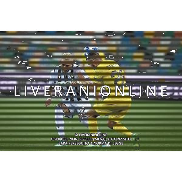 GriffoniE/LMedia - Trentaduesimi - Udinese vs Ascoli - Coppa Italia 2021/2022 13 agosto 2021 - Dacia Arena, Udine, Italia Nella foto: Soufiane Bidaoui (Ascoli) vs Roberto Maximiliano Pereyra (Udinese) @GriffoniE/LMedia/AGENZIA ALDO LIVERANI SAS