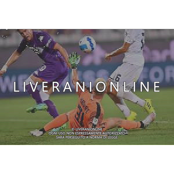 GuglielmiL/LMedia - Trentaduesimi - ACF Fiorentina vs Cosenza Calcio - Coppa Italia 2021/2022 13 agosto 2021 - Stadio Artemio Franchi, Firenze, Italia Nella foto: Parata di Kristjan Matosevic (Cosenza) @GuglielmiL/LMedia AG ALDO LIVERANI SAS