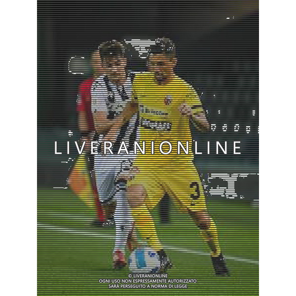 GriffoniE/LMedia - Trentaduesimi - Udinese vs Ascoli - Coppa Italia 2021/2022 13 agosto 2021 - Dacia Arena, Udine, Italia Nella foto: Tommaso D\'Orazio (Ascoli) (D) ostacolato da Ignacio Pussetto (Udinese) (S) @GriffoniE/LMedia/AGENZIA ALDO LIVERANI SAS